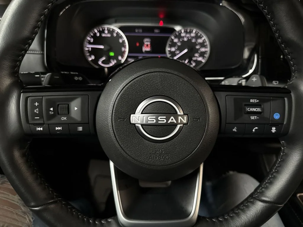 Used 2025 Gun Metallic Nissan SL image 23