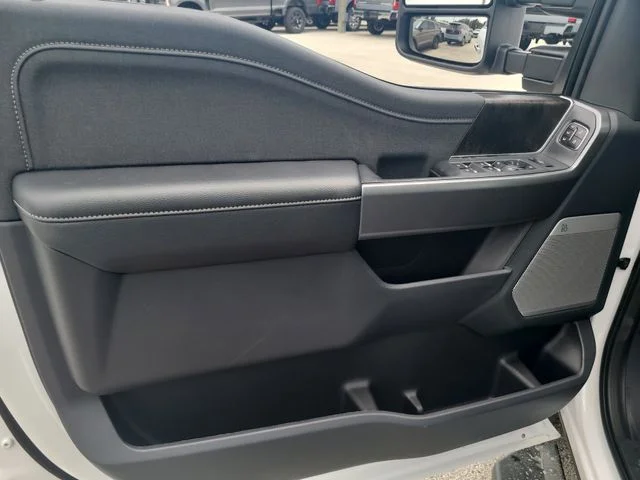New 2026 Oxford White Ford Lariat image 17