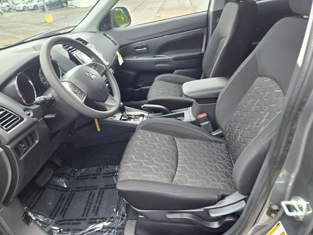 New 2027 Gray Mitsubishi 2.0 ES AWC image 15