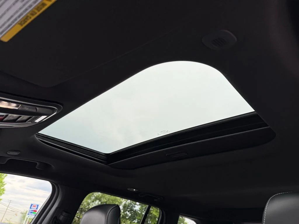 Used 2023 Black Jeep Altitude X image 14