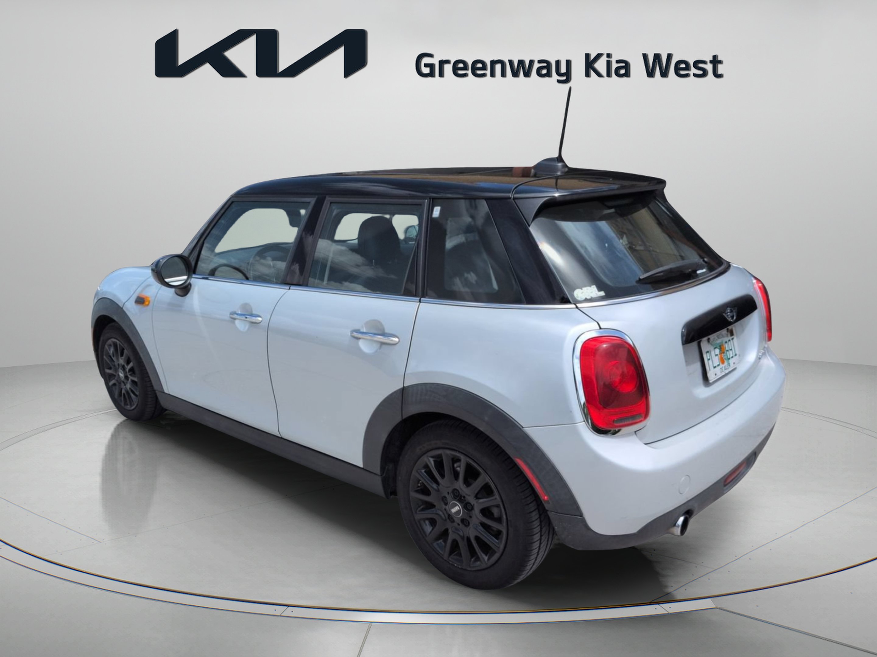 Used 2017 White Silver Metallic MINI Base image 5