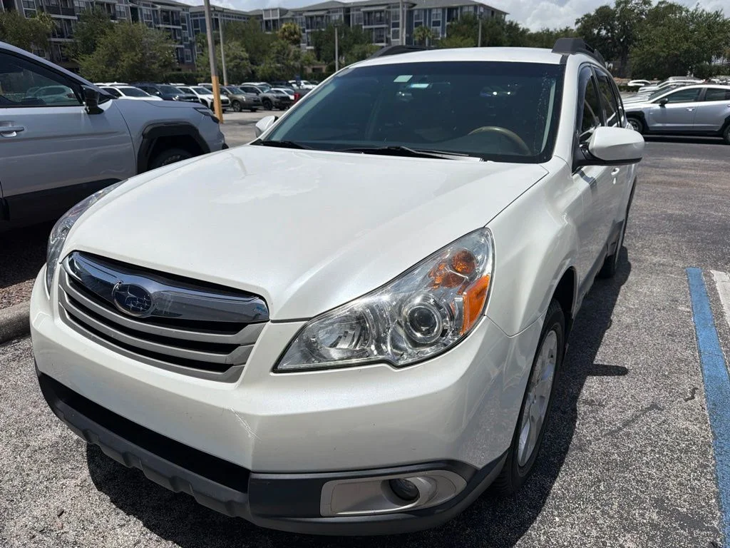 Used 2011 White Subaru 2.5i Premium image 1