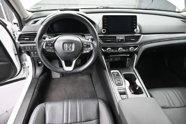Used 2021 White Honda Touring image 20