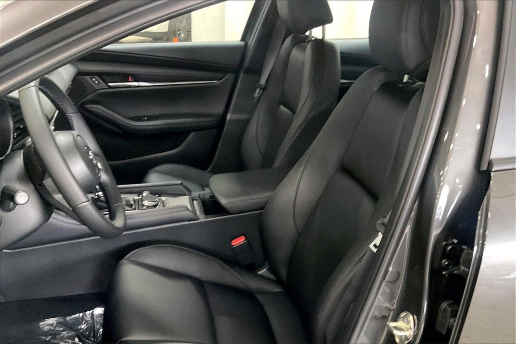 2026 MAZDA MAZDA3 - Image 8