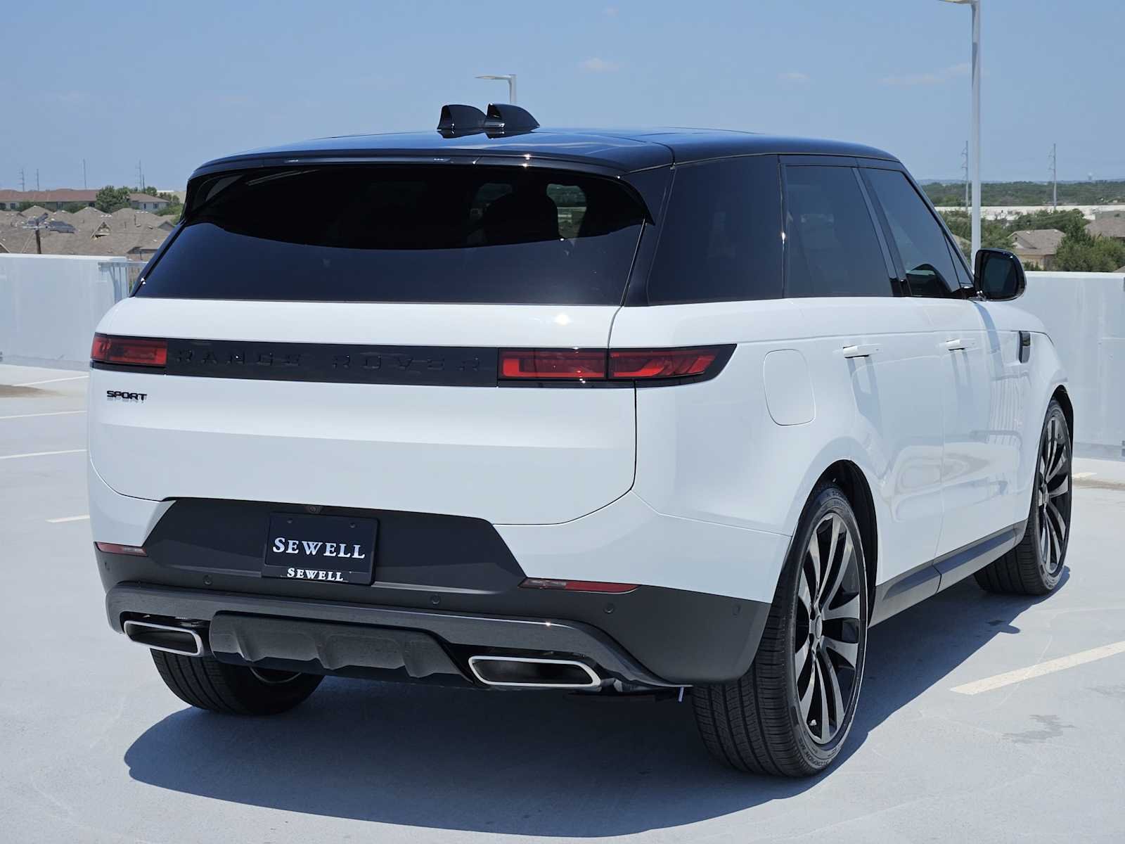 New 2026 Fuji White LAND ROVER SE image 5