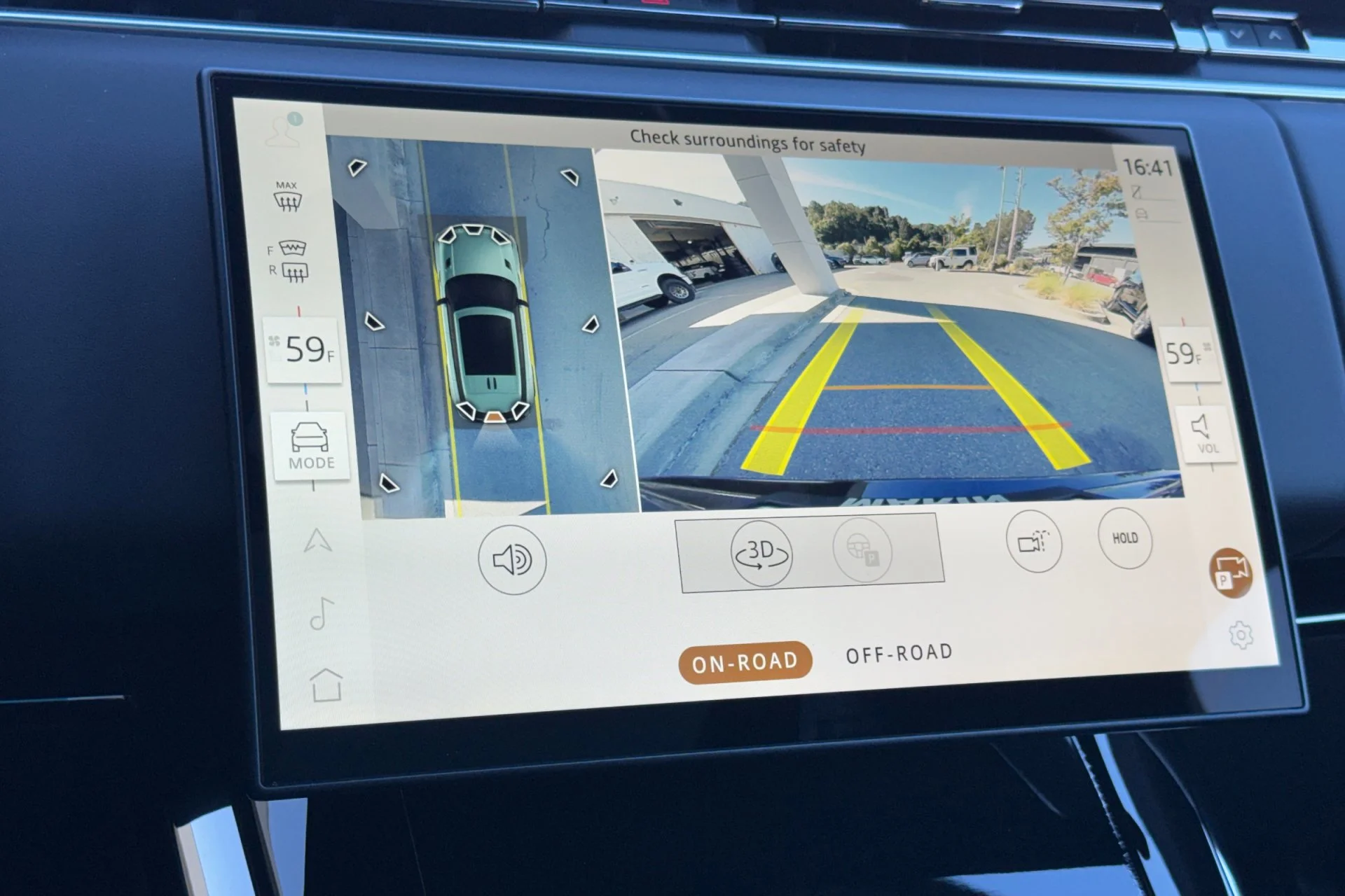 New 2026 Carpathian Grey Land Rover Dynamic SE image 22