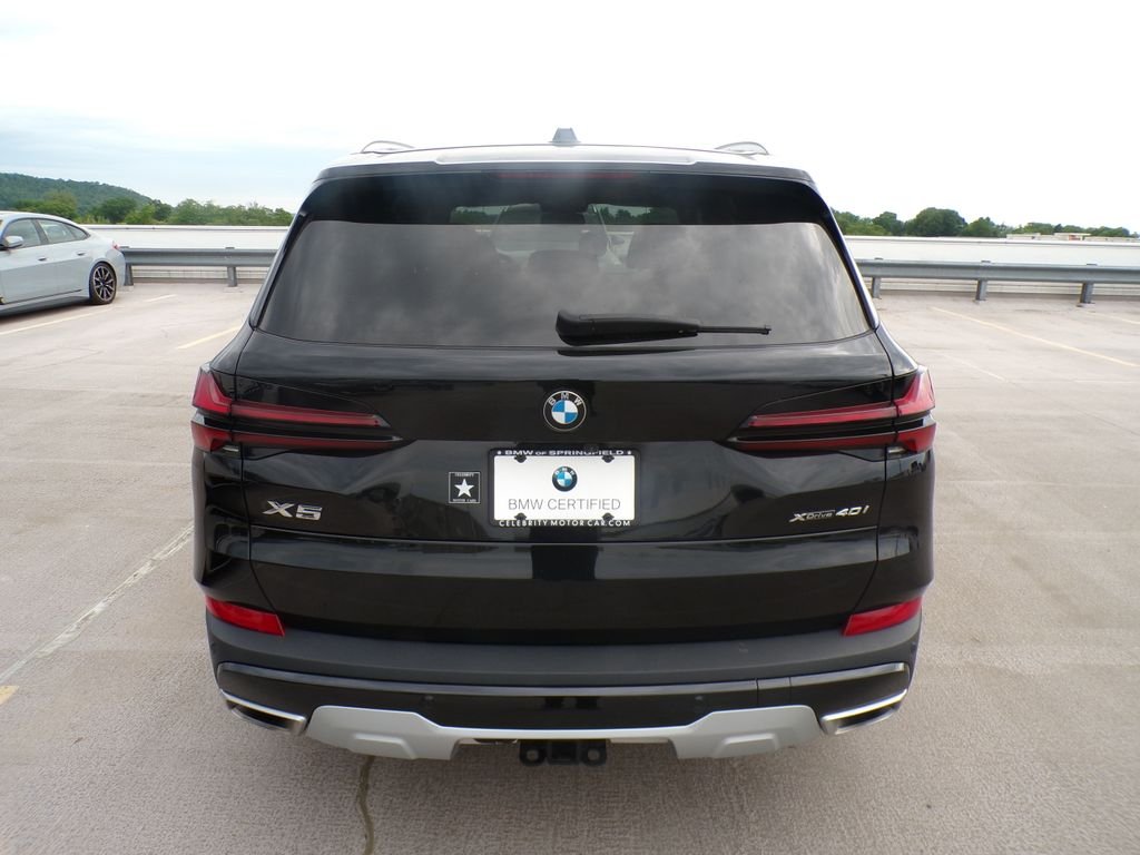Certified Used 2024 Black Sapphire Metallic BMW xDrive40i image 5