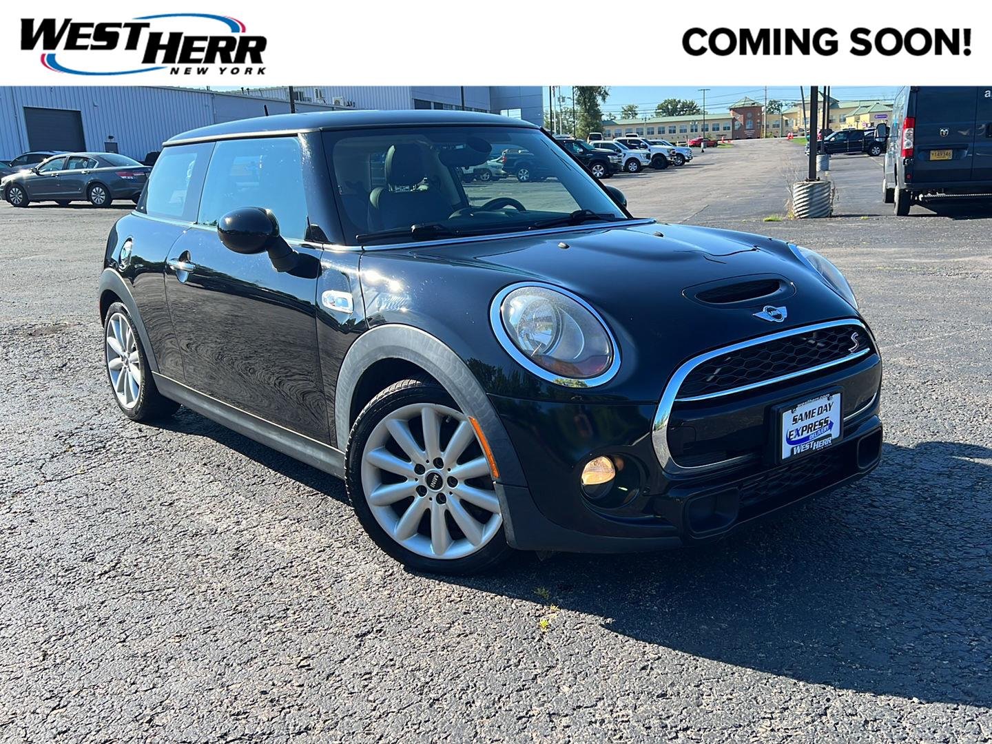 Used 2018 Midnight Black Metallic MINI Base image 1