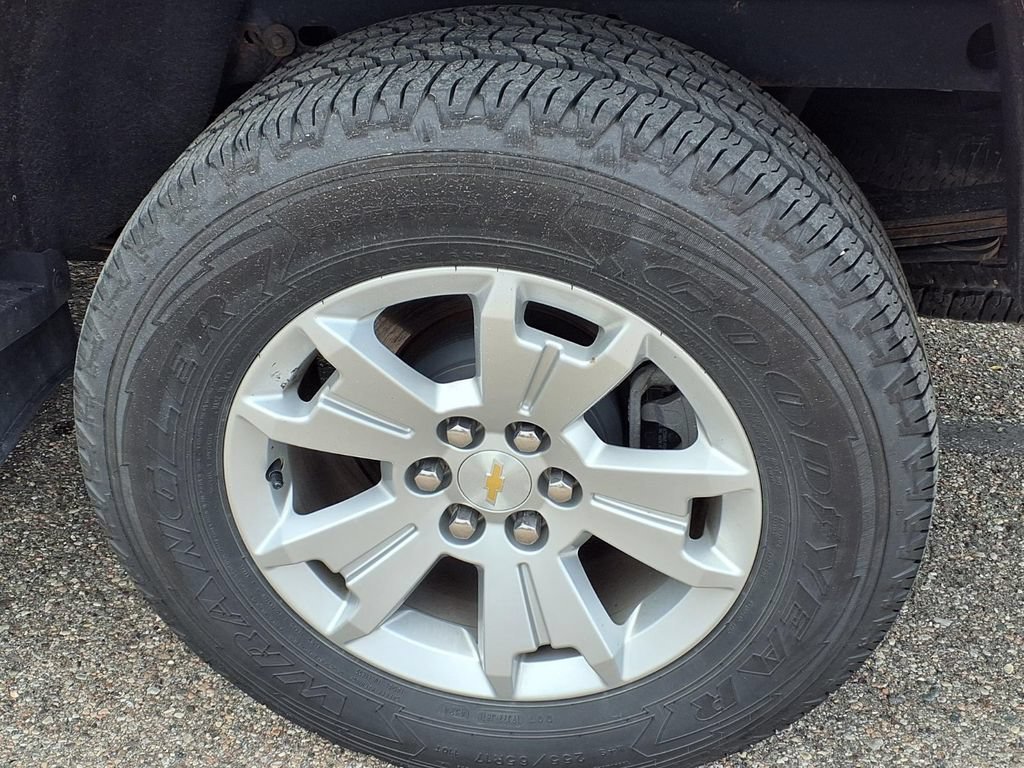 Used 2021 SUMMIT WHITE Chevrolet 4WD LT image 9
