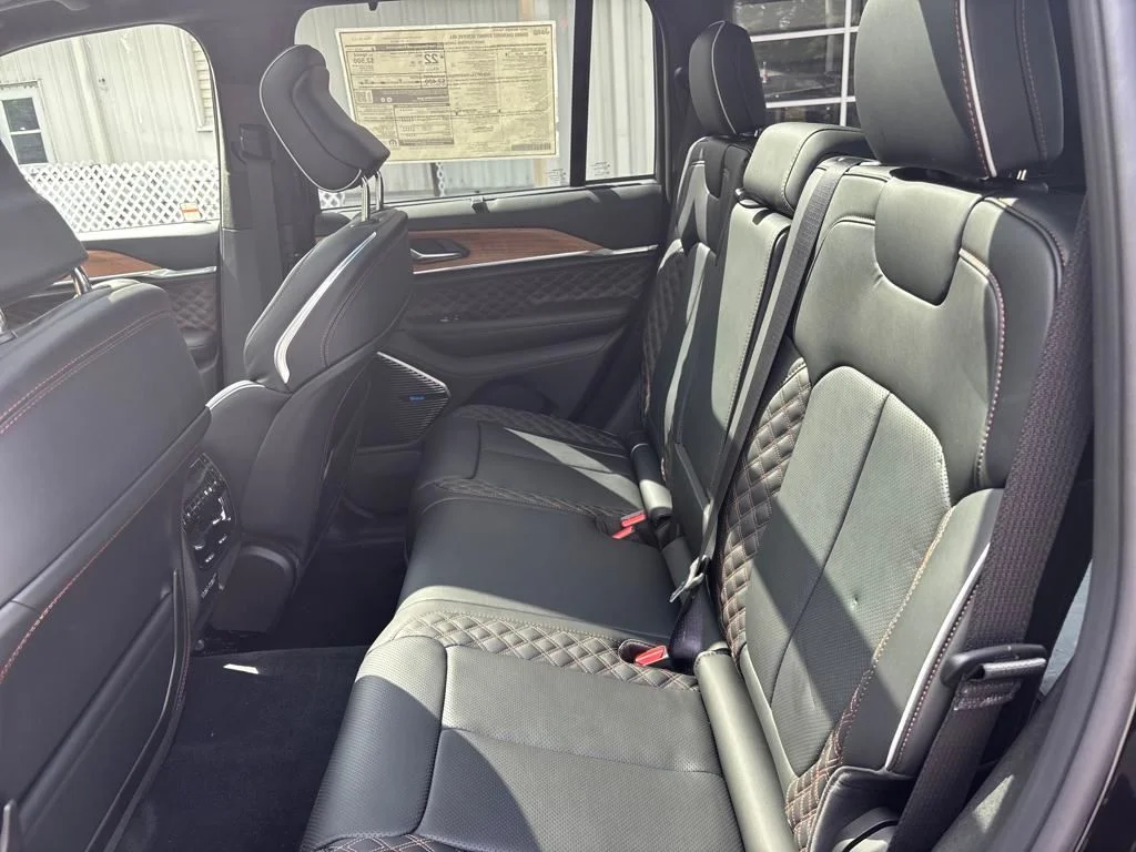 Used 2025 Black Jeep Summit Reserve image 16