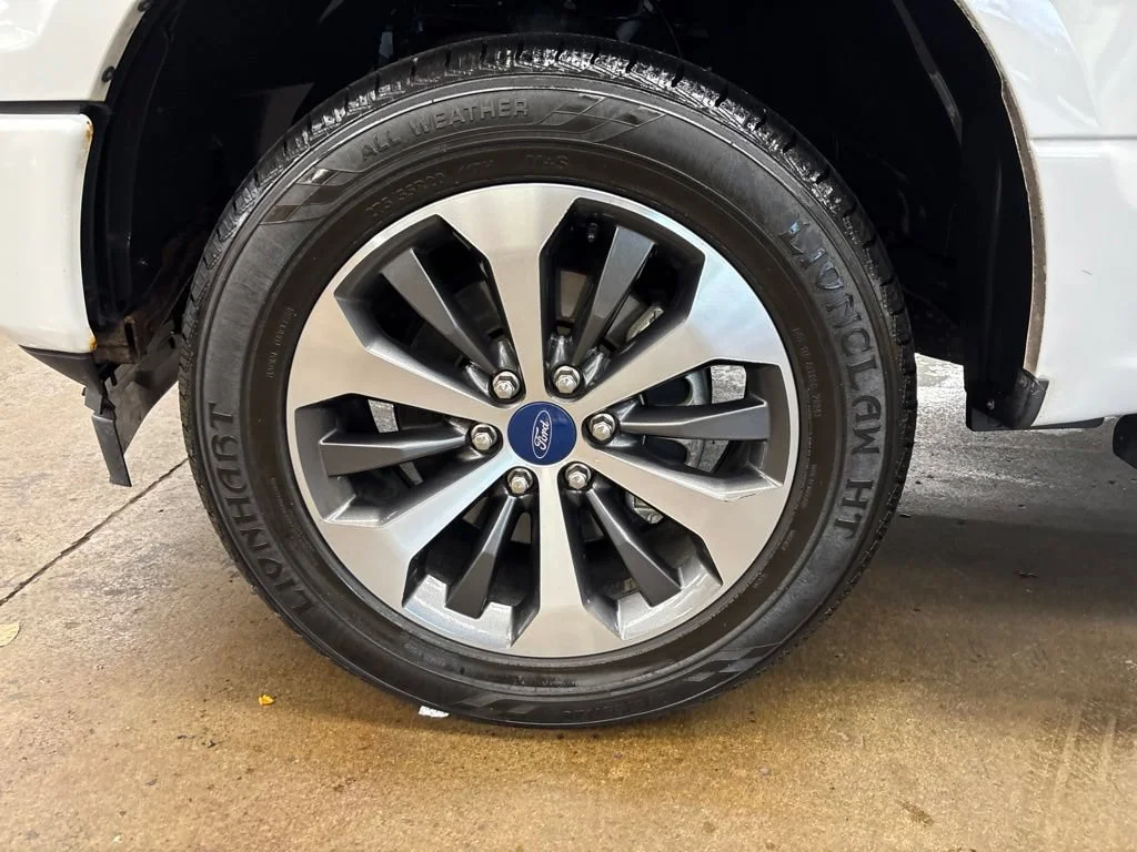 Used 2020 White Ford XL image 9