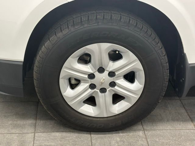 Used 2017 White Chevrolet LS image 6