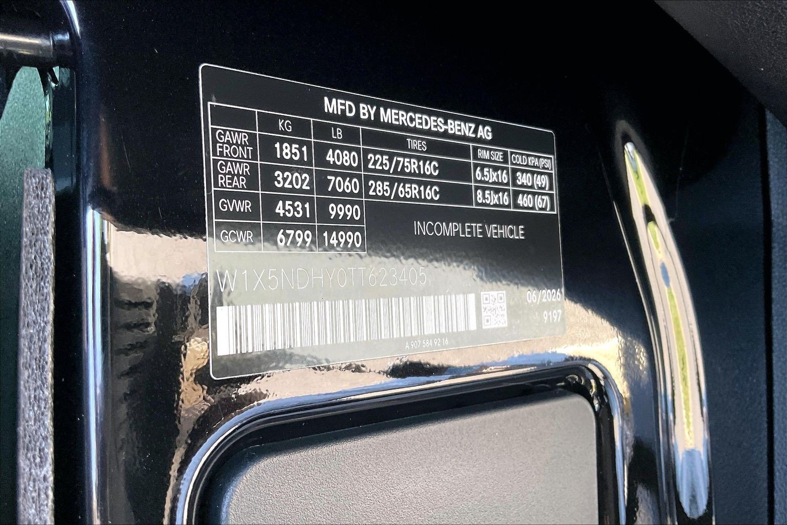New 2026 Obsidian Black Metallic Mercedes-Benz Cargo 170 WB image 27