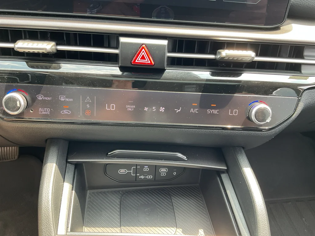 Used 2026 Wolf Gray Kia EX image 28
