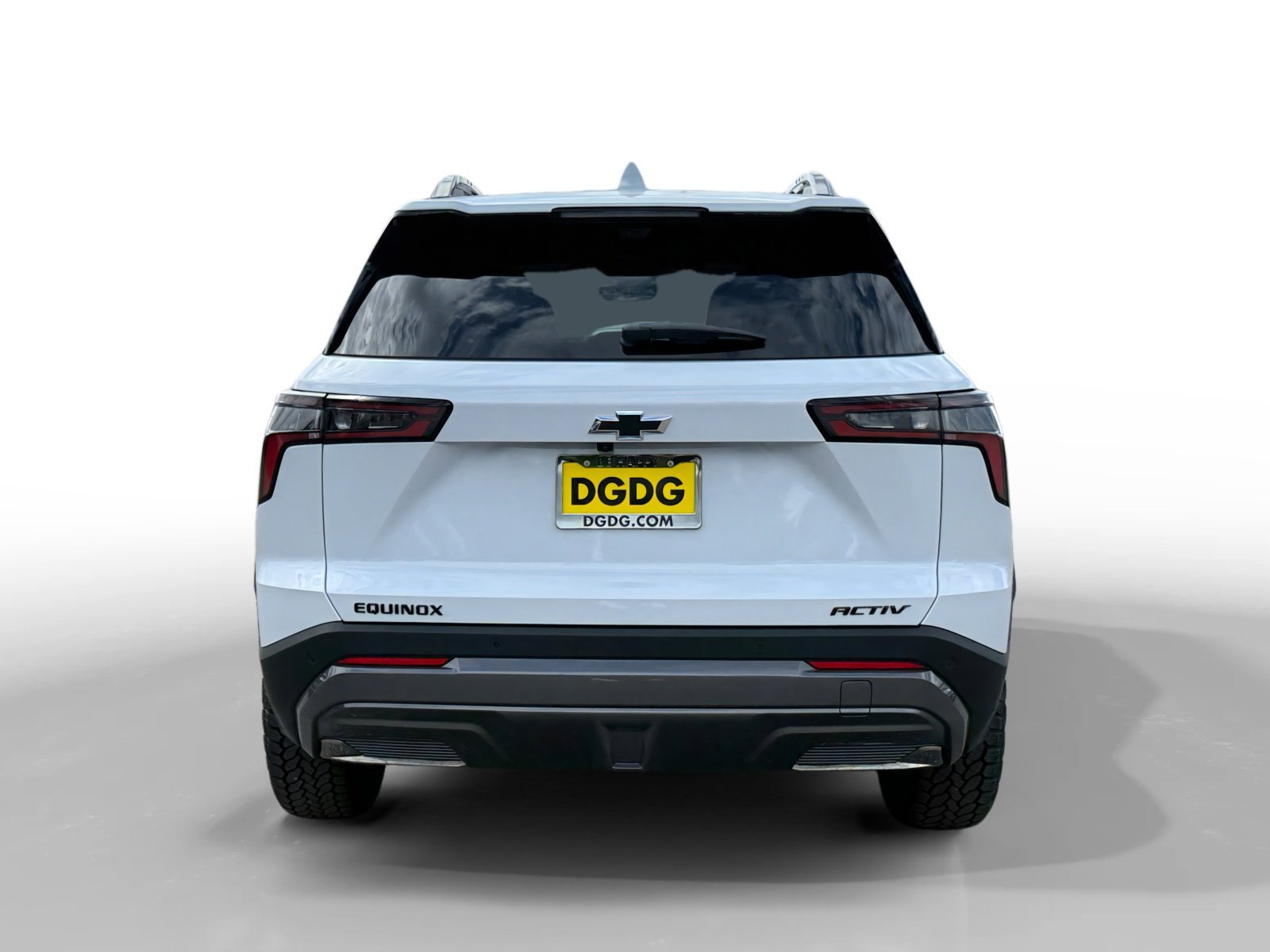New 2026 Polar White Tricoat Chevrolet FWD ACTIV image 4