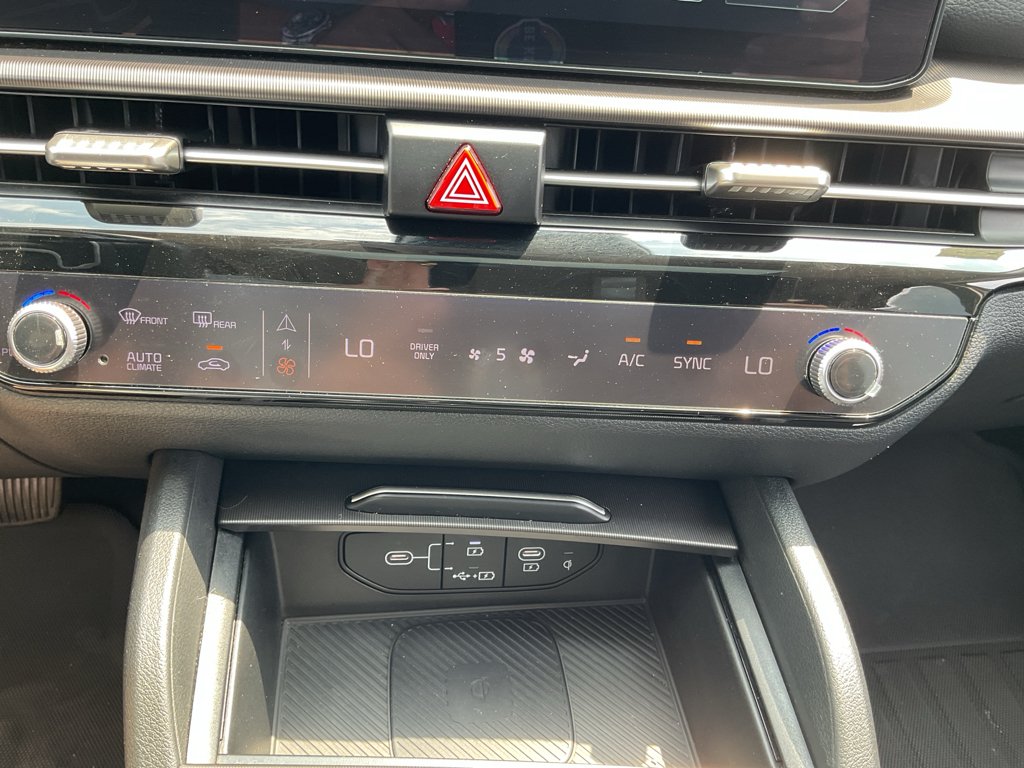 Certified Used 2026 Wolf Gray Kia EX image 28