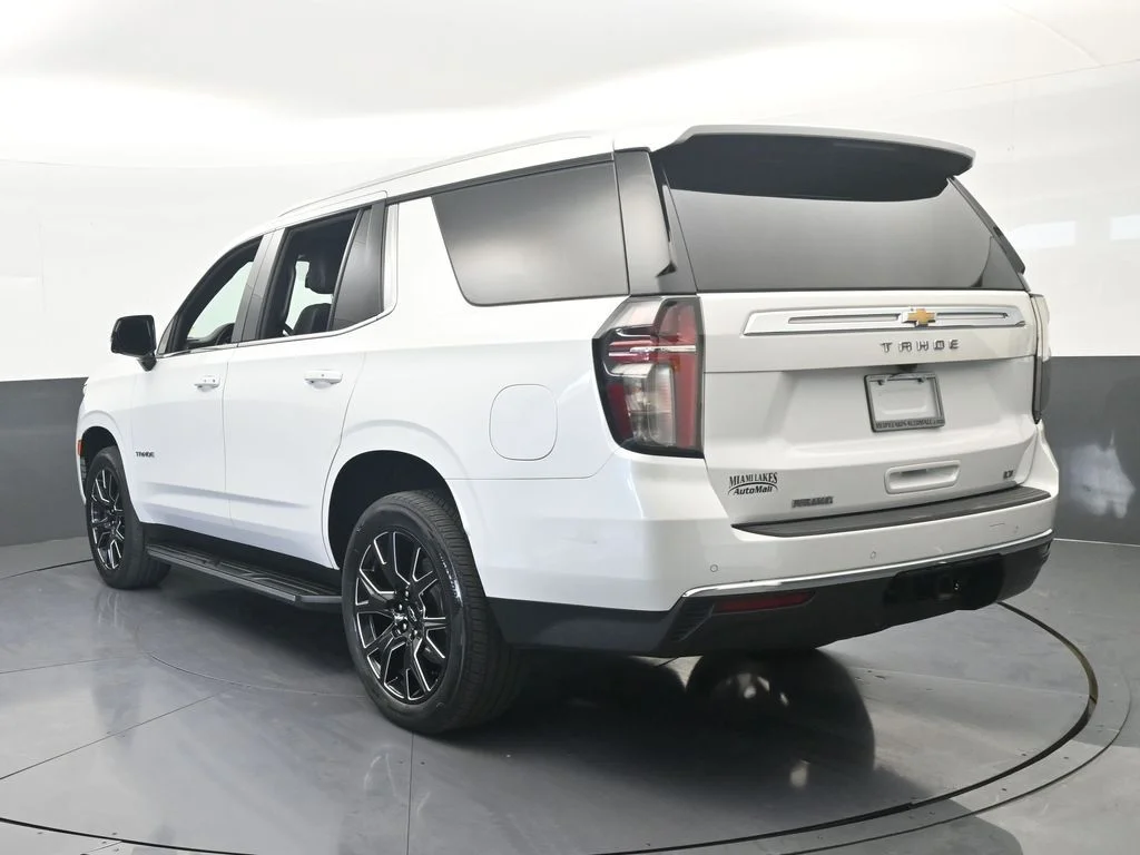Used 2023 Iridescent Pearl Tricoat Chevrolet LT image 4