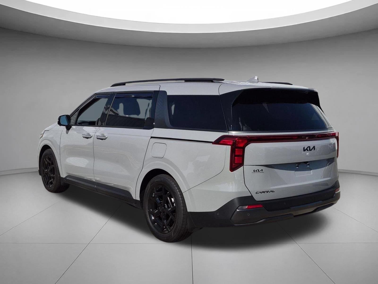 Used 2026 Ceramic Silver Kia SX image 3