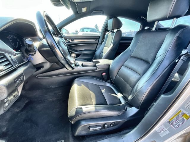 Used 2019  Honda Sport image 15
