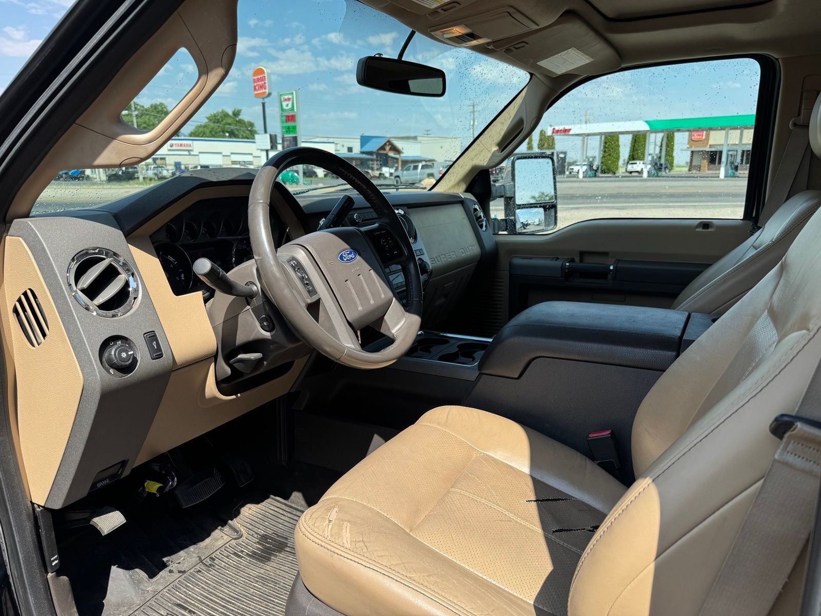 Used 2011  Ford Lariat image 6