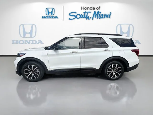Used 2023 White Metallic Ford ST-Line image 4