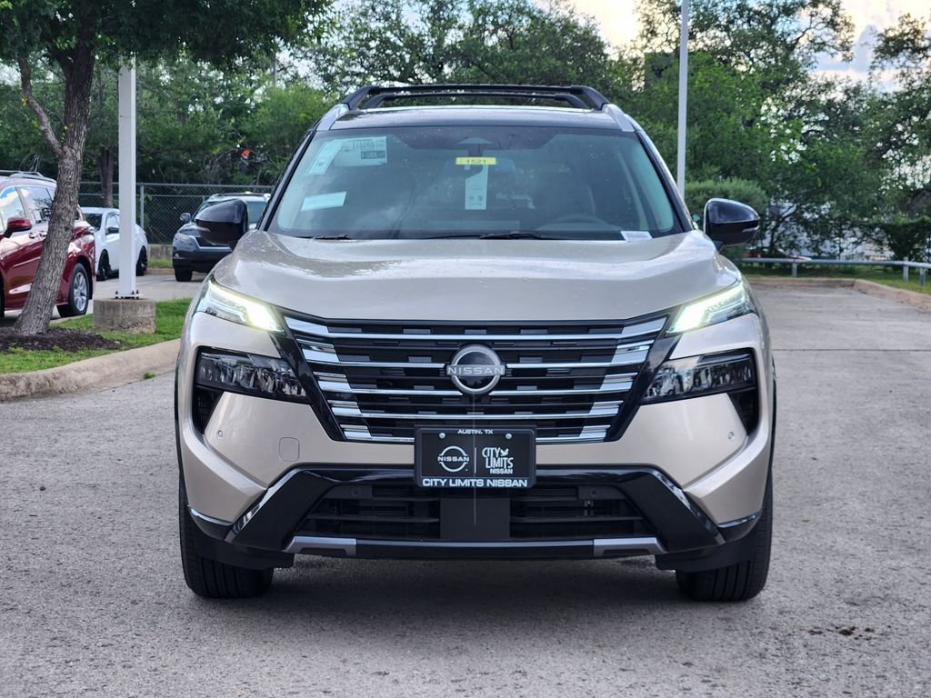New 2026 Champagne Silver Metallic / Super Black Two-tone Nissan Platinum image 2