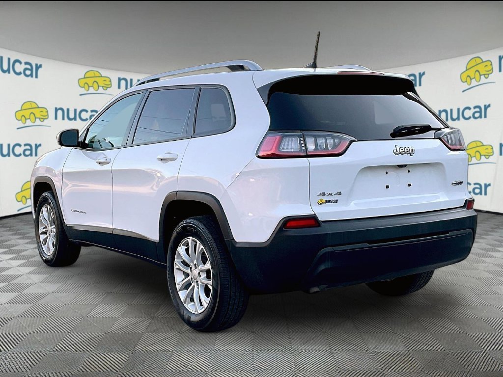 Used 2021 White Jeep Latitude image 4