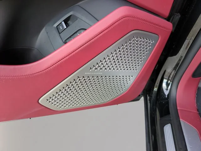 Used 2021 Black Lamborghini Base image 18