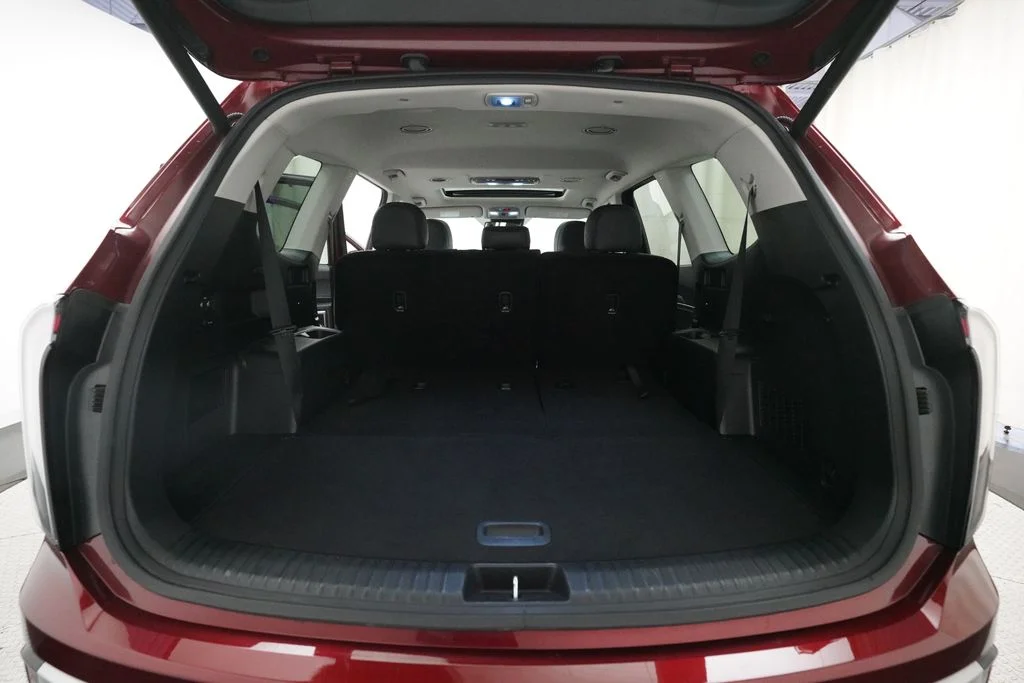 Used 2024 Red Kia EX image 9