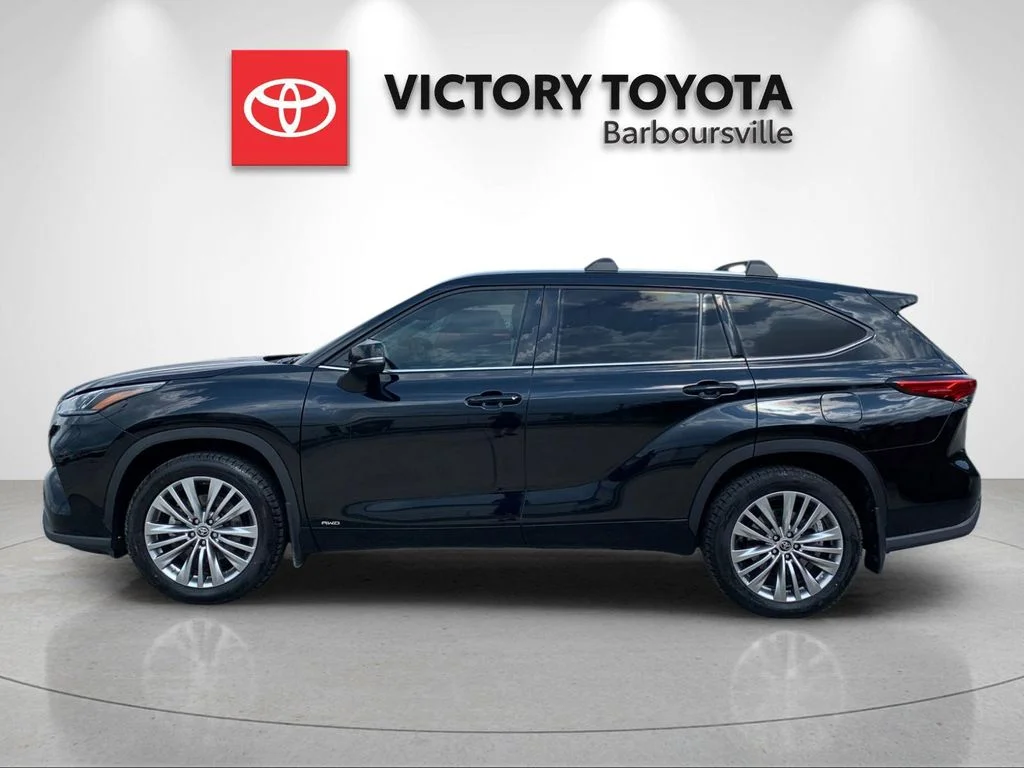 Used 2022 Black Toyota Platinum image 2