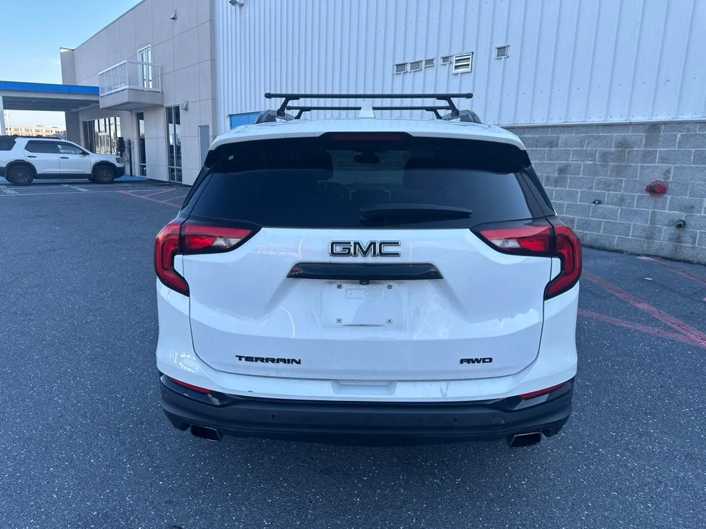 Used 2020 White GMC SLT image 4