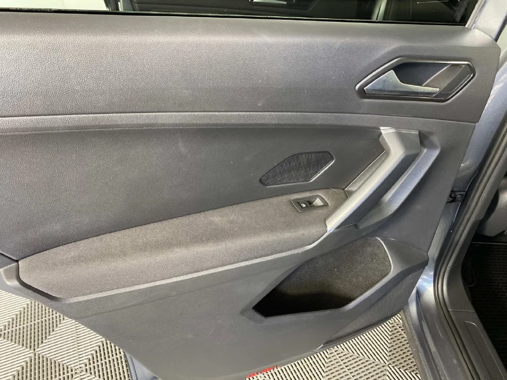 Used 2018 Platinum Gray Metallic Volkswagen 2.0T S image 25
