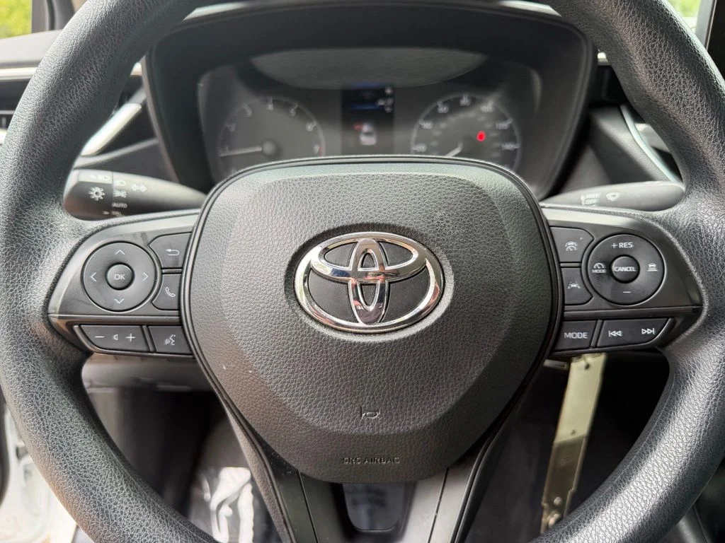 Used 2024 Ice Toyota LE image 20