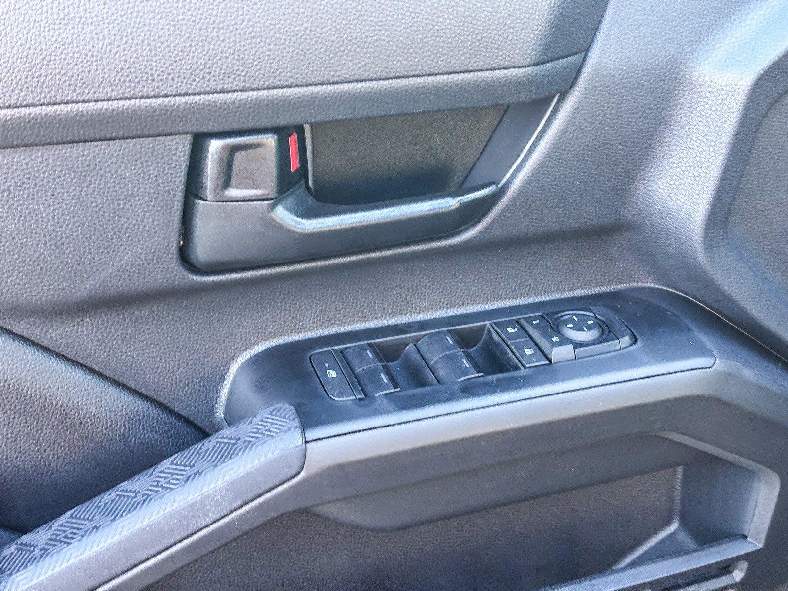 2026 Toyota Tacoma SR5 - Photo 21