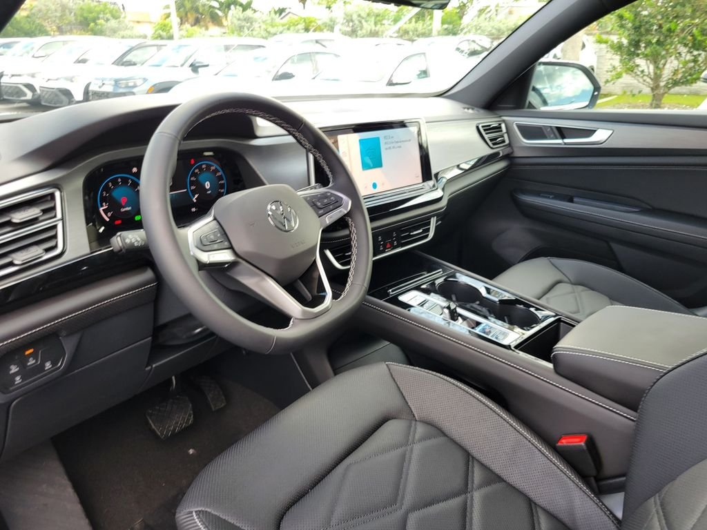 New 2026 White/off-white Volkswagen SE w/Technology image 12