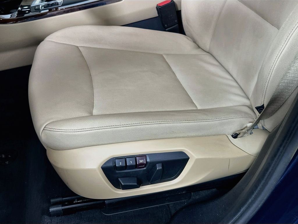 Used 2017 Deep Sea Blue Metallic BMW sDrive28i image 18