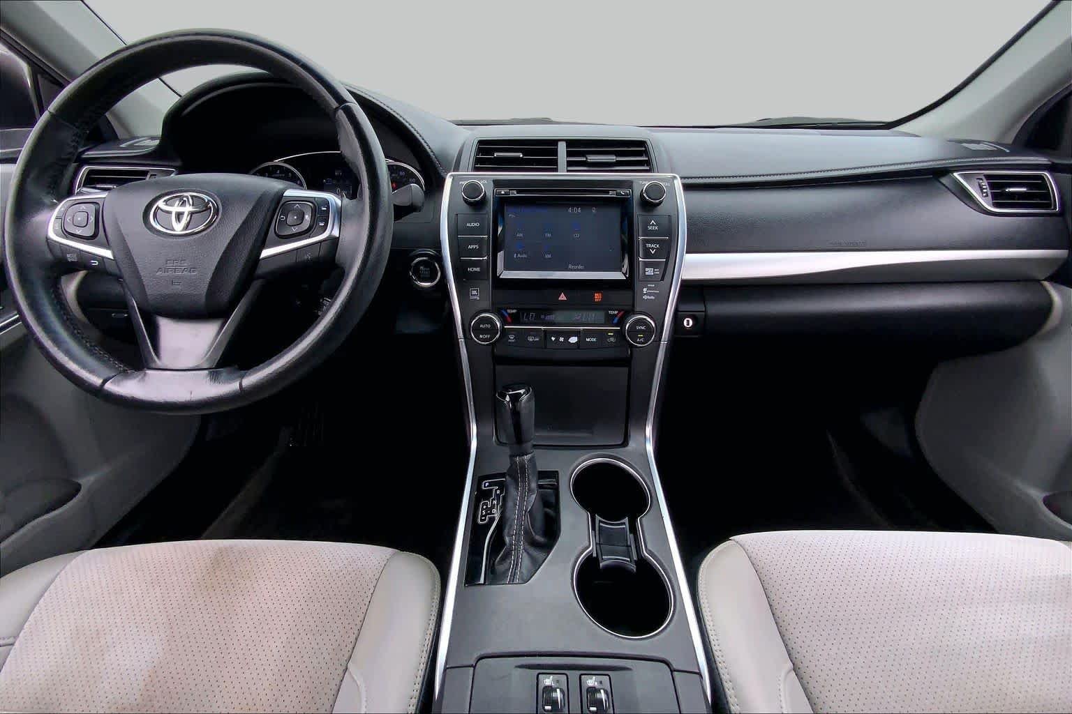 Used 2015 Super White Toyota XSE image 15