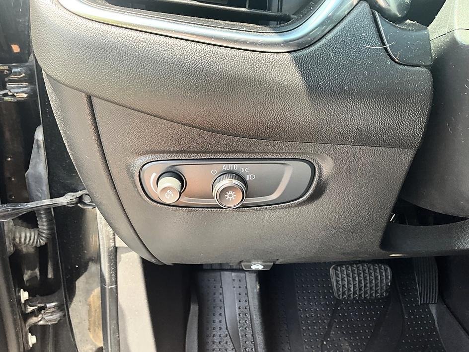 Used 2022 Black Chevrolet LT image 16
