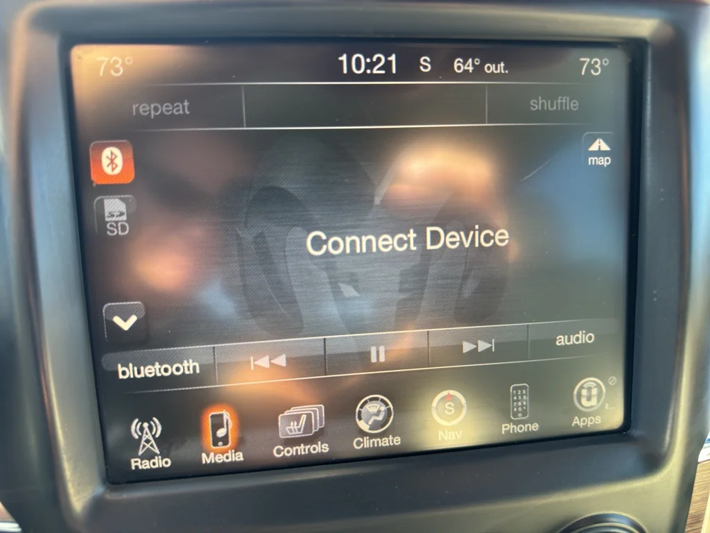 Used 2013 Bright White Clearcoat Ram Laramie image 26