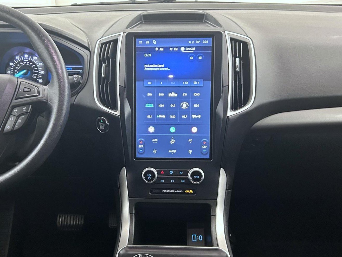 Used 2024 Blue Metallic Ford SE image 12