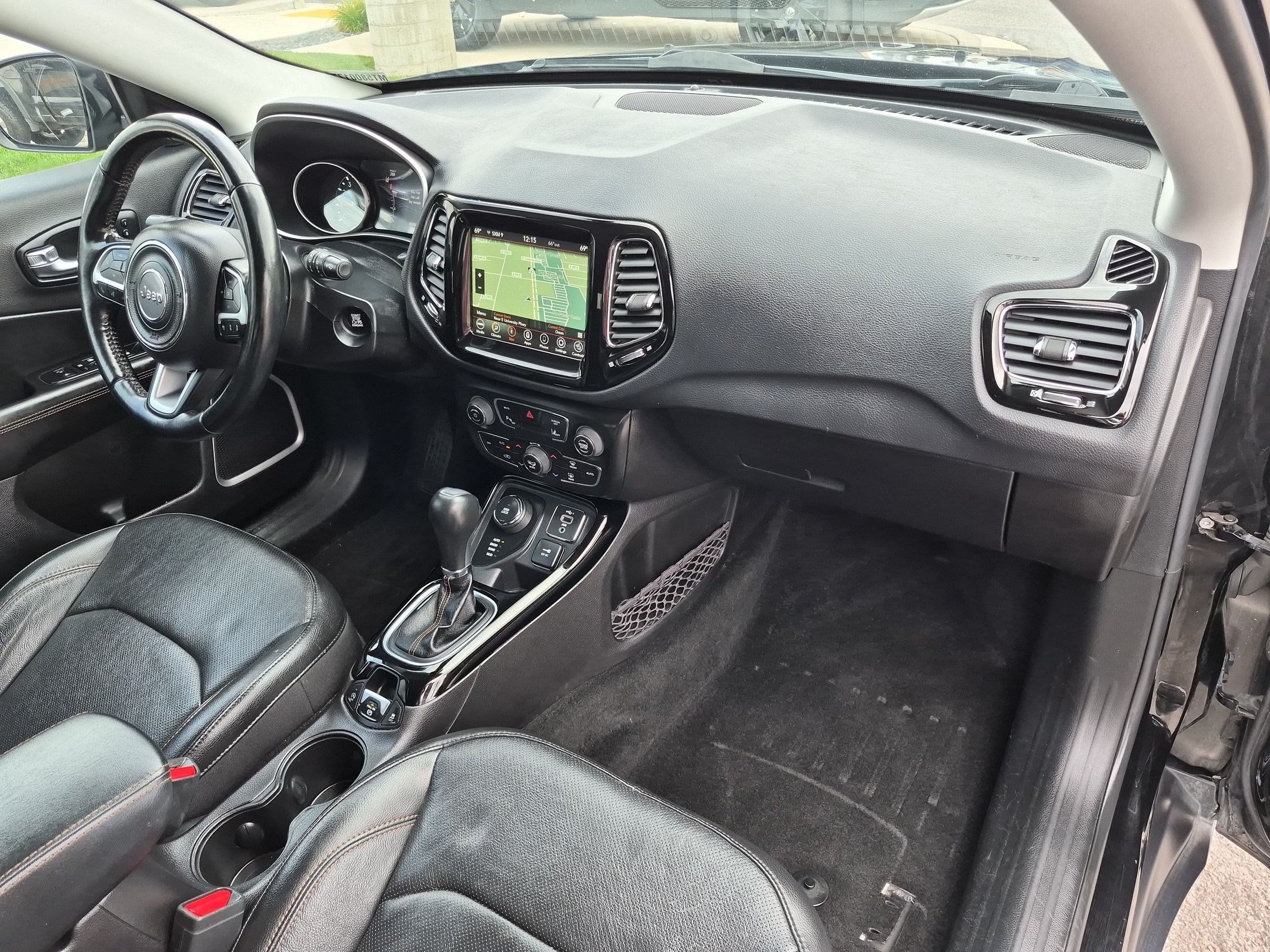 Used 2021 Diamond Black Crystal Pearlcoat Jeep Limited image 31