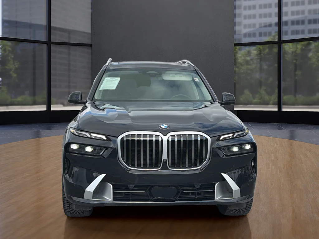Used 2025 Black BMW xDrive40i image 11