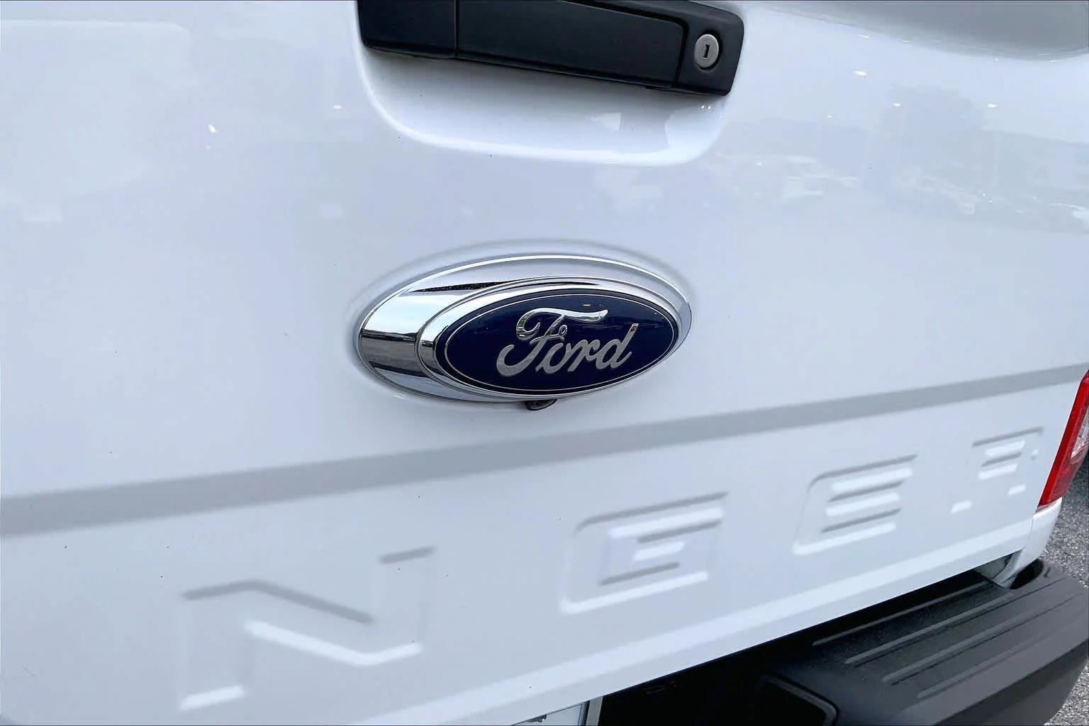 Used 2023 Oxford White Ford XL image 11