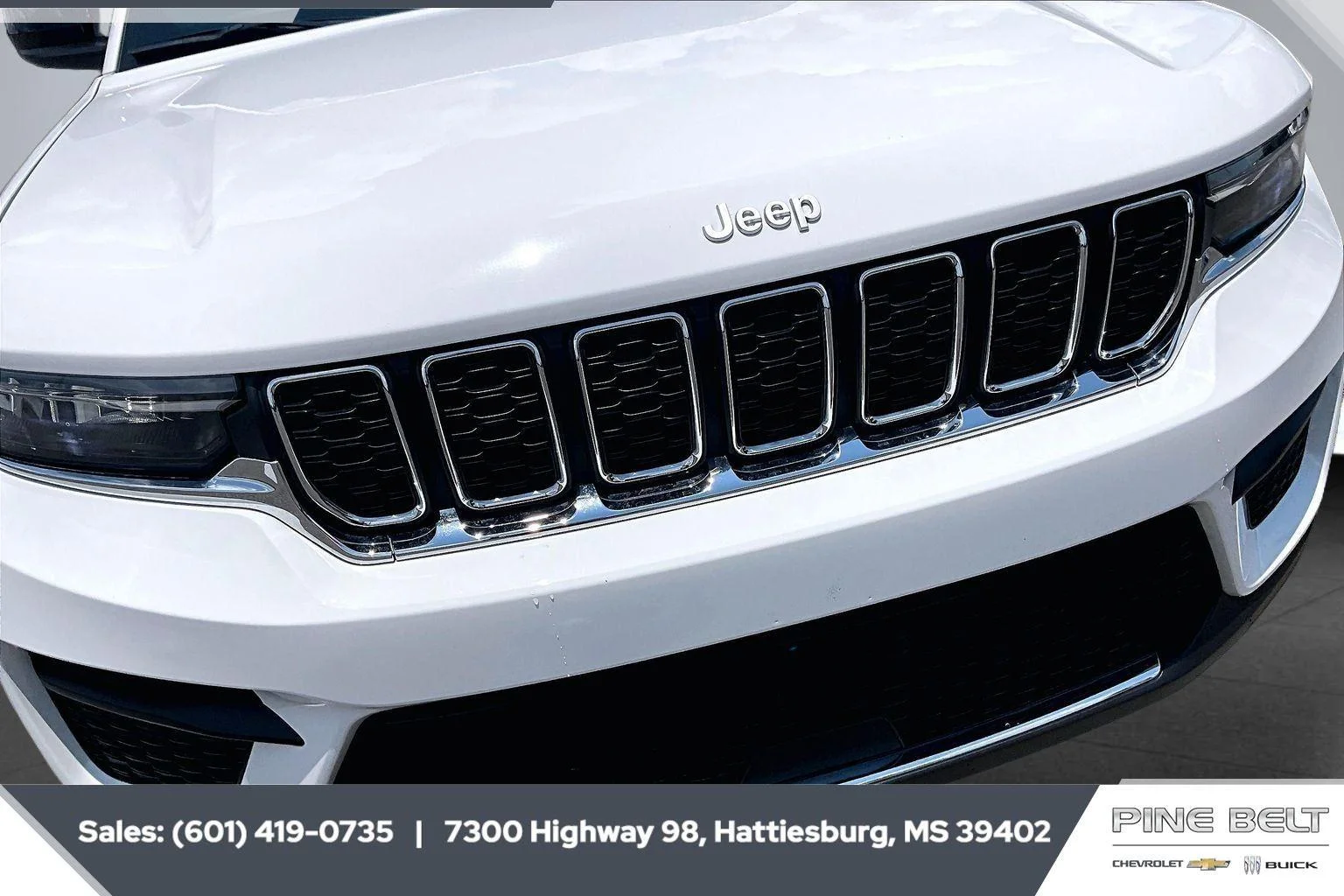 Used 2024 Bright White Clearcoat Jeep Laredo X image 22