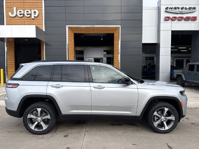 New 2026 Silver Jeep Limited image 28