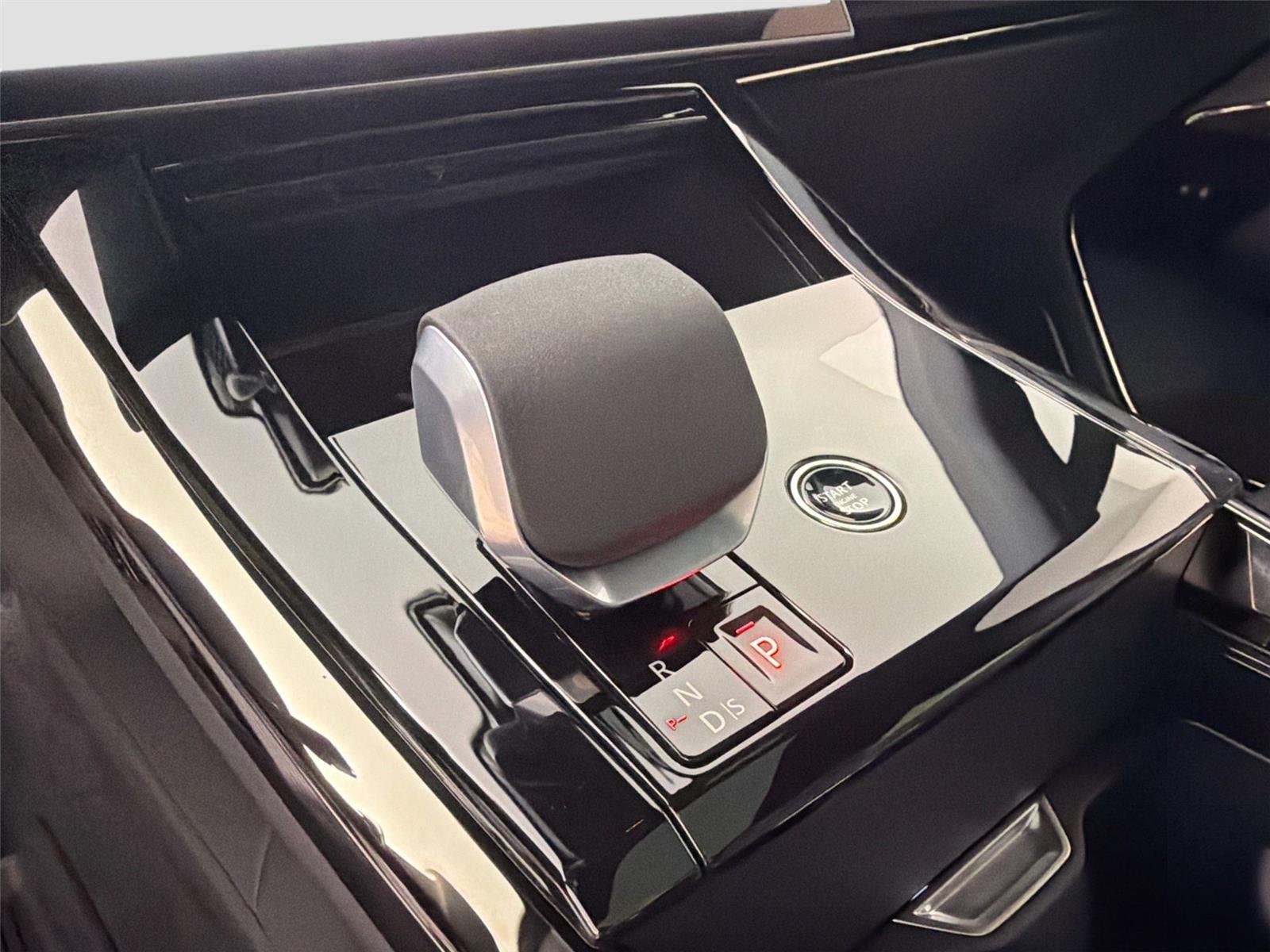 New 2026 Borasco Grey Land Rover SE P360 image 16