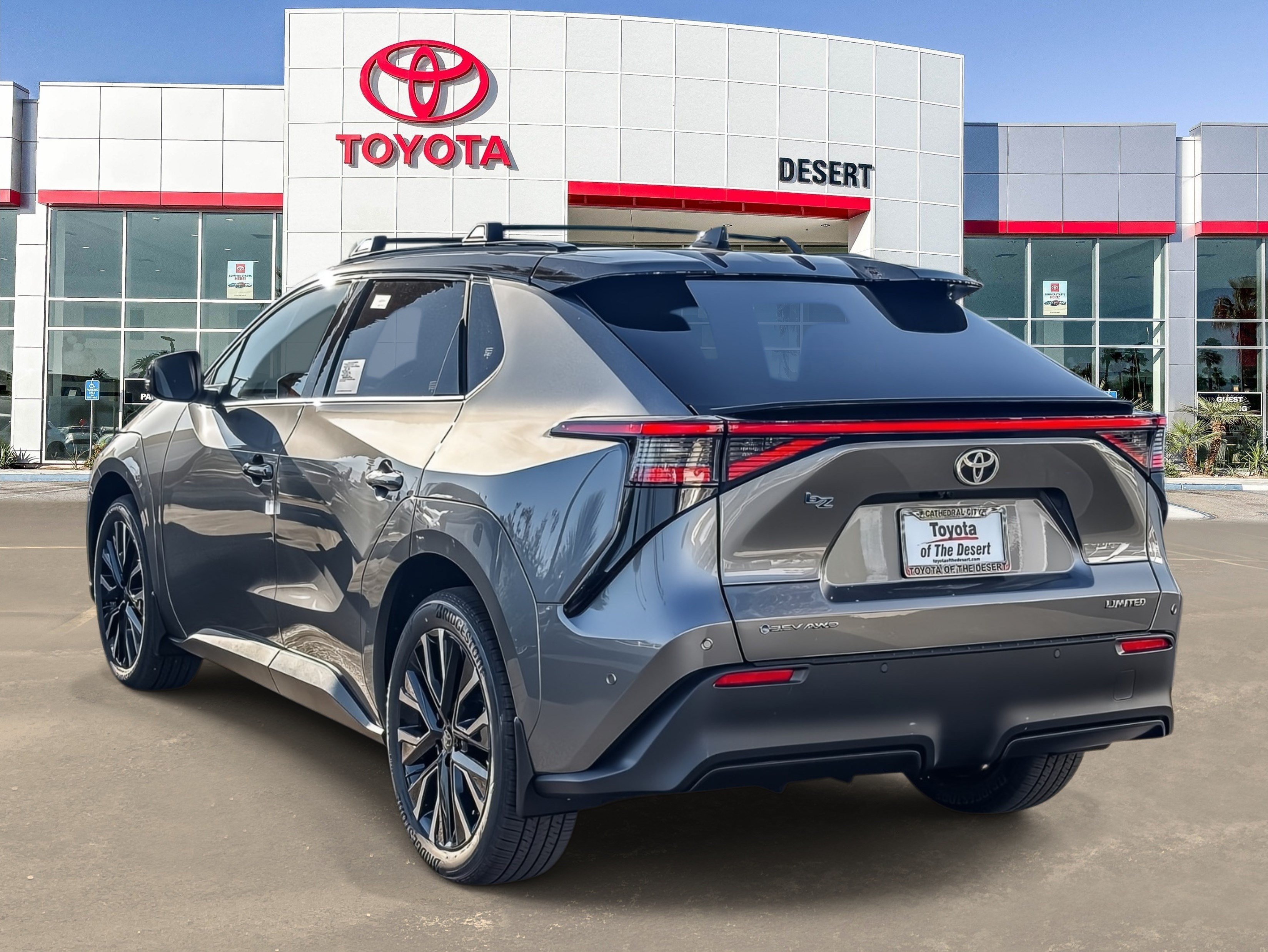 New 2026 Heavy Metal with Midnight Black Metallic roof <sup>1</sup> Toyota  Limited image 4