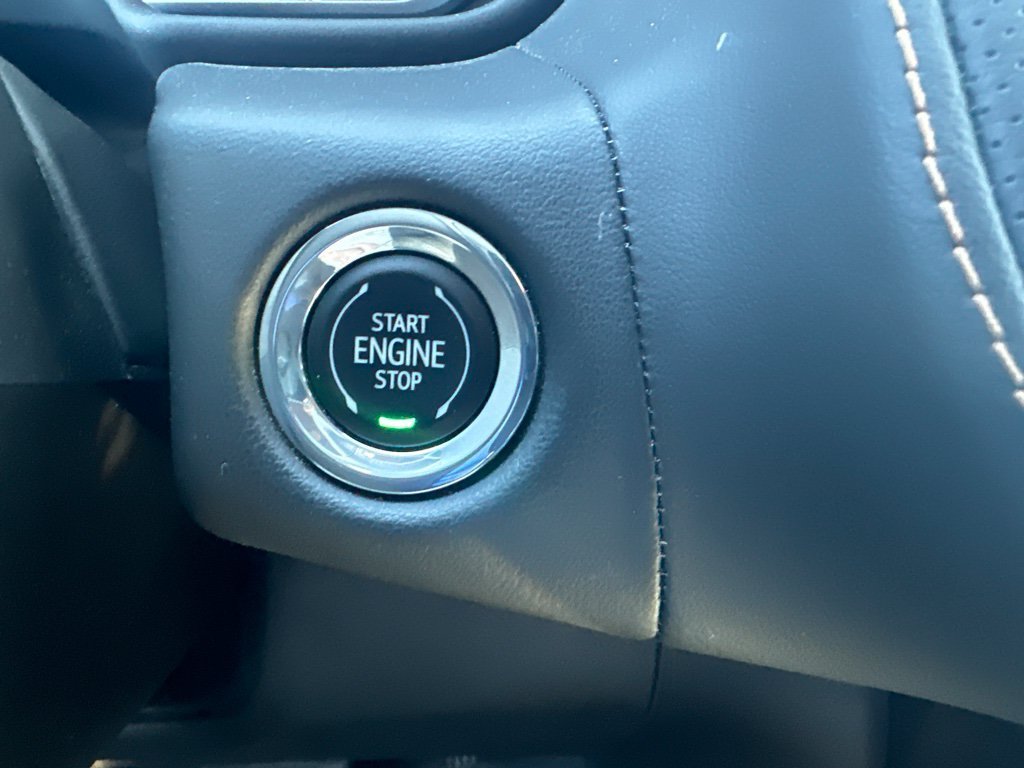 Used 2023 Red GMC AT4 image 17