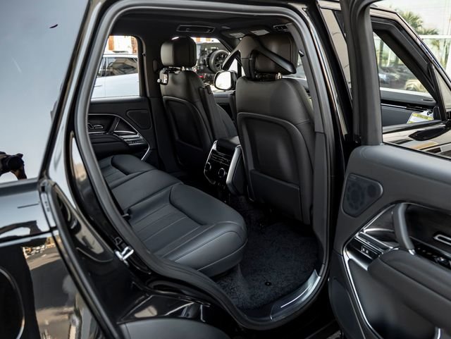 New 2026 Santorini Black Land Rover SE image 32