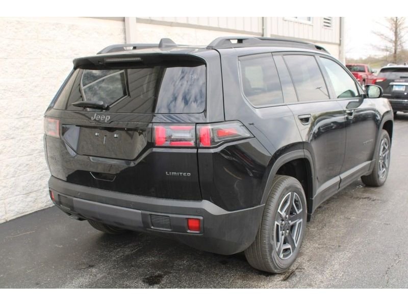 New 2026 Diamond Black Crystal Pearl-Coat Exterior Paint Jeep Limited 4x4 image 3